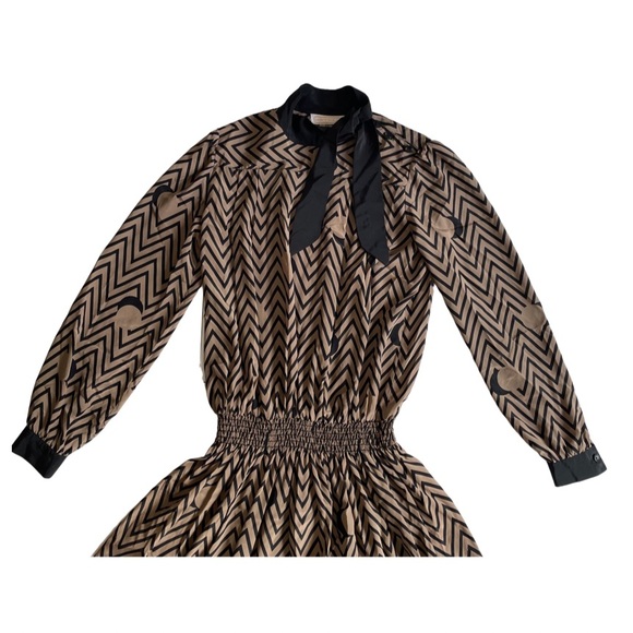 Impeccable true vintage 1960’s dress by KENNEDY’s. Tagged 12 - Picture 7 of 9